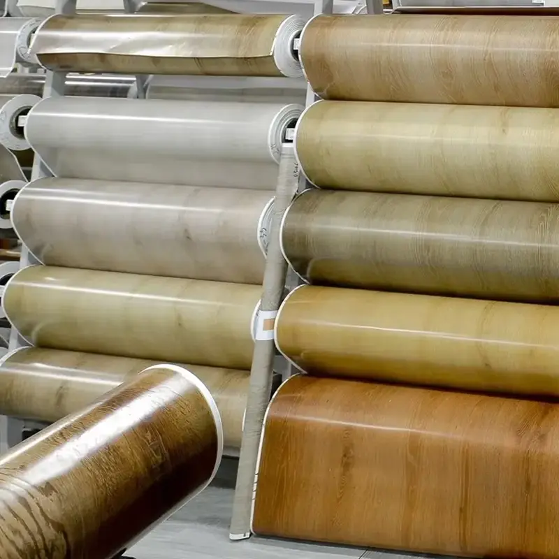 PVC litaskreytingarfilmur fyrir lagskiptingu á WPC gólfum: Af hverju eru þær leikjaskiptir fyrir gólfefnin þín